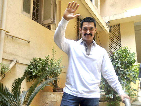 aamir khan celebrates 46th birthday with media 8