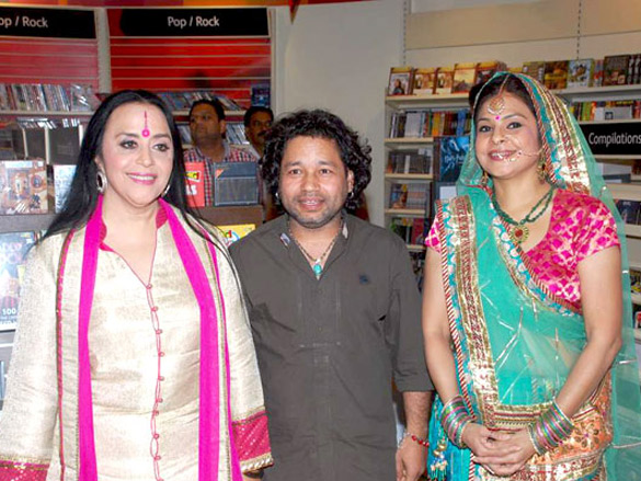 kailash kher and ila arun at the launch of malini awasthis album 4
