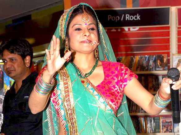 kailash kher and ila arun at the launch of malini awasthis album 8