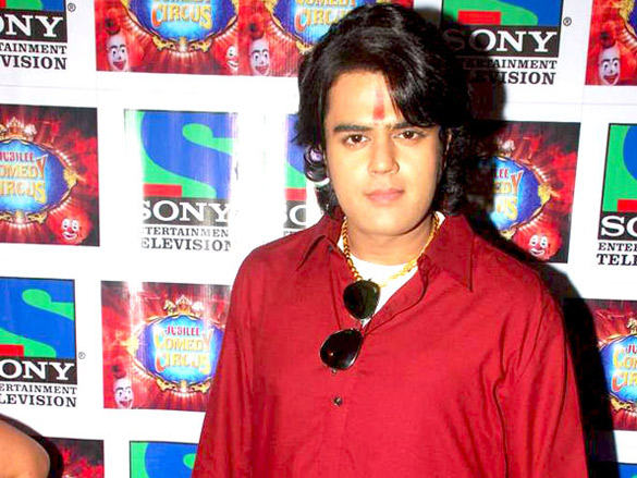 tusshar and sonu sood on the sets of comedy circus 7