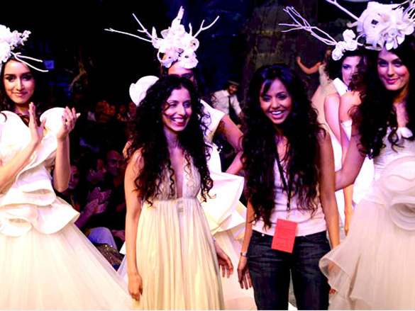 gauri nainikas showcase at lakme fashion week 2011 grand finale 2