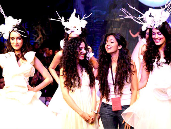 gauri nainikas showcase at lakme fashion week 2011 grand finale 3