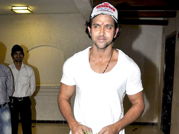 hrithik roshan celebrates his birthday with media 11