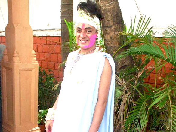 zoom holi party at tulip star 19