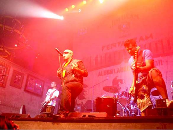 vishal dadlani launches his new album with pentagram 4