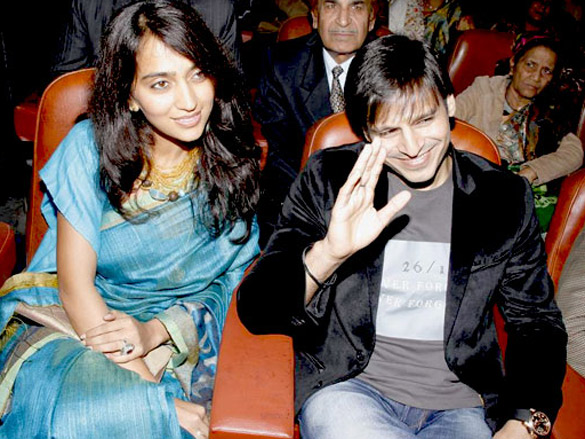 vivek oberoi at aurogold tribute event for friends we lost at terror attacks 5