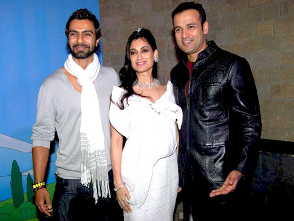 ashmit ronit roy and lucky morani at loop sound of music fashion show 4