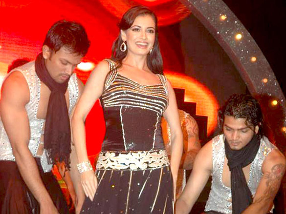 dia mirza performs live at vemma health product launch 5