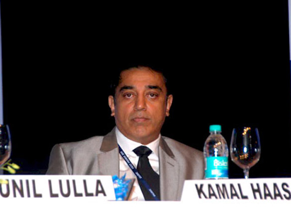 anushka sharma and karan johar at ficci frames 2011s inauguration 8
