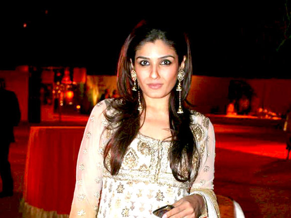 urmila and vidya at sandesh mayekars daughter shivanis wedding reception 9