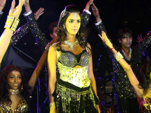 mallika sherawat and mugdha perform at sahara stars seduction 2011 13