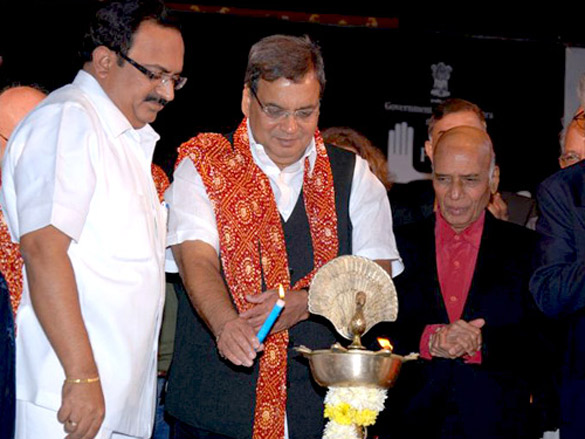 subhash ghai honoured with a special achievement award at piff 2011 2
