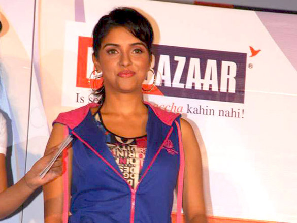asin at big bazaar world cup collections launch 11