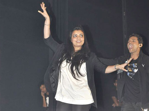vaibhavi merchant and abhishek kapoor grace sdfa annual event 7