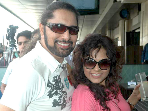 tusshar kapoor and poonam pandey at news 24 cricket bash 5