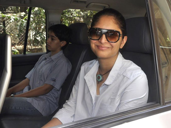 aamir khan leaves for india srilanka world cup finale 5