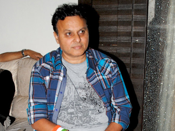 anil sharma hosts the cricket screening 4