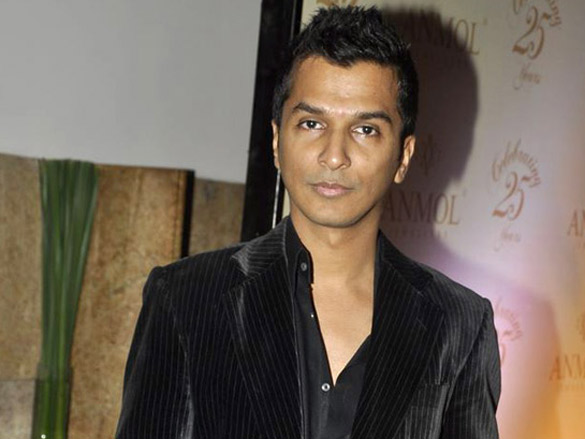 shilpa lara and neha dhupia grace anmol jewellers 25th anniversary bash 11