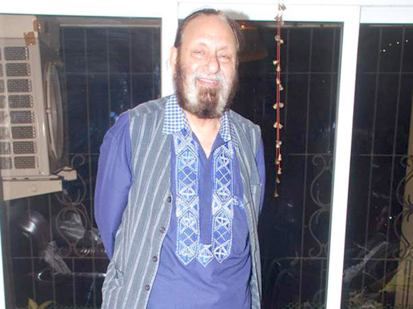 vishwajeet pradhan celebrates his victory at star parivaar awards 7