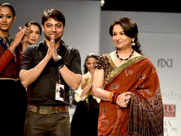 sharmila tagore walks the ramp for joy mitra at wifw 2