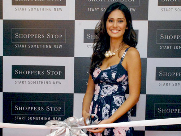 bruna abdulla inaugurates 3rd shoppers stop store in pune 4