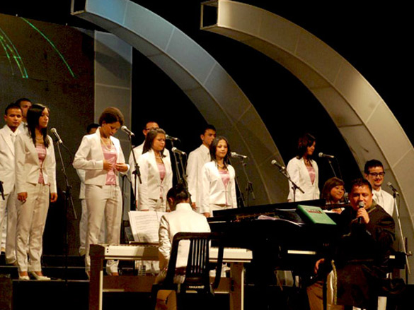 kunal kapoor and kiran rao at shillong chamber choir concert 8
