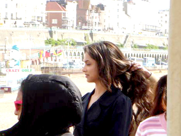 on the sets of desi boyz 2
