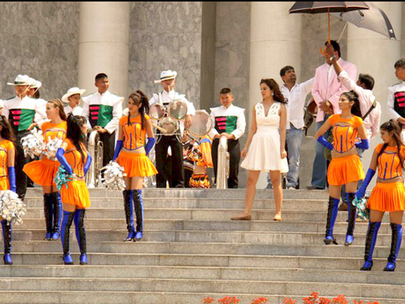 on the sets of rascals 6