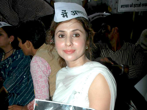 dia urmila and shabana support anna hazare movement 6
