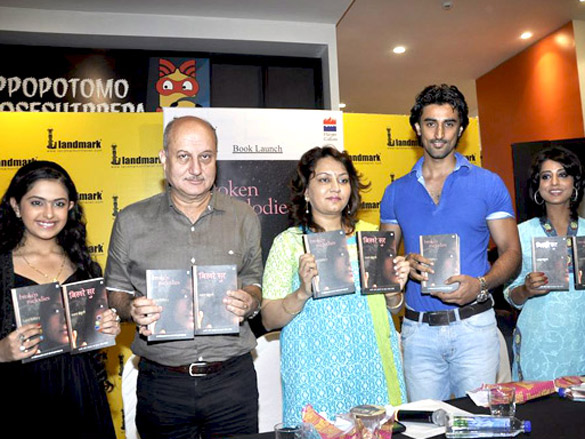 anupam kher kunal kapoor and mahie unveil broken melodies book 2