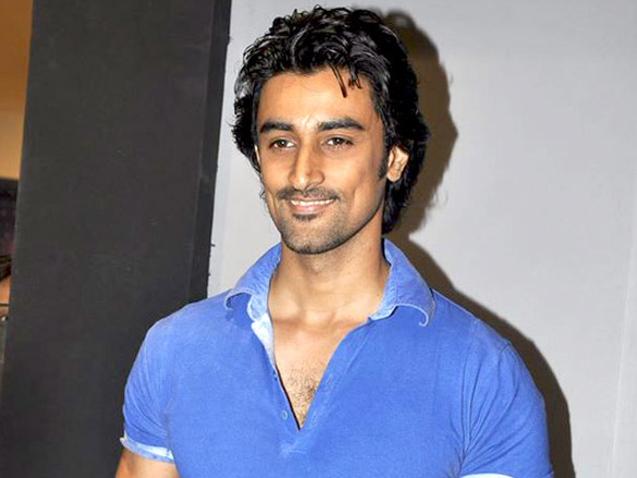 anupam kher kunal kapoor and mahie unveil broken melodies book 9
