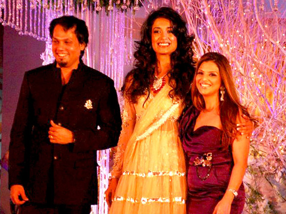sarah jane dias and sophie grace shane falgunis show at shehnaai 2011 2