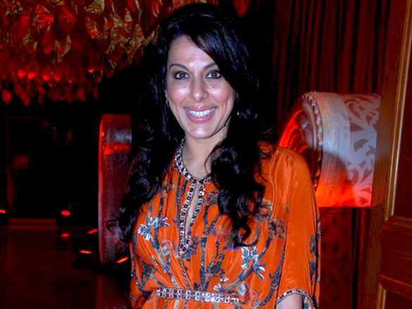 sarah jane dias and sophie grace shane falgunis show at shehnaai 2011 8