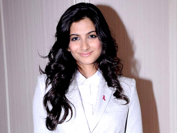 sarah sonal and kunal kapoor at elle breast cancer carnival 6