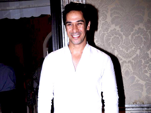 sarah sonal and kunal kapoor at elle breast cancer carnival 13
