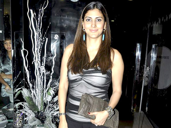 mrinalini and perizaad grace gehna jewellerys 25th anniversary bash 10