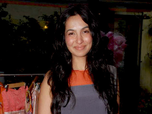 shraddha nigam at mal store launch 6