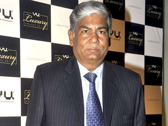 celebs grace launch party of vu luxury awards 2011 6