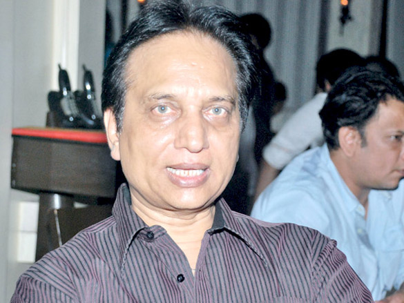 celebs grace satish kaushiks birthday bash 9