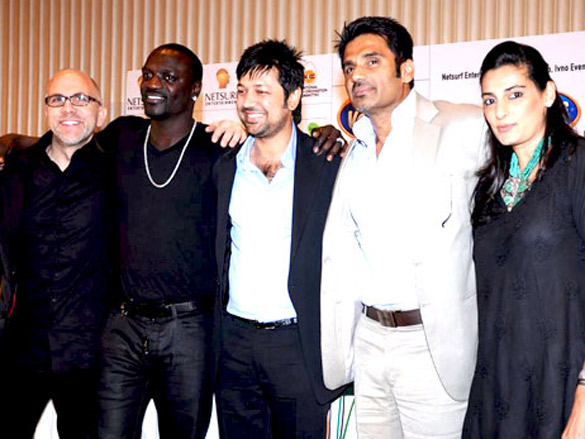 suniel and mana shetty at akons concert press conference 3