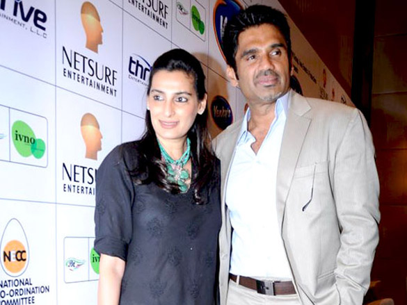 suniel and mana shetty at akons concert press conference 10