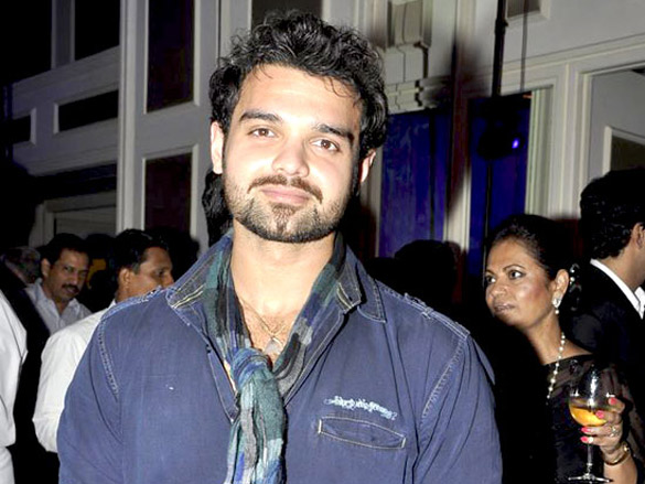 neetu chandra and mrinalani grace aston martin launch bash 5