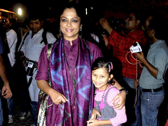 raj and nadira babbar ekjute theatres 30th year celebration 14