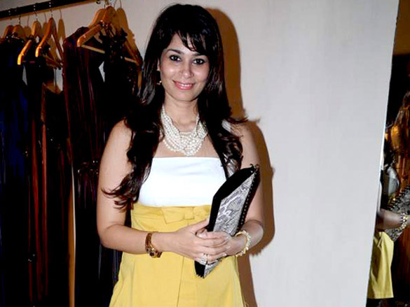 raveena and zarine khan at sonia gohils store launch 12