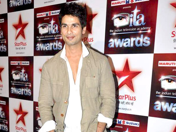 shahid and deepika at ita awards 2010 3