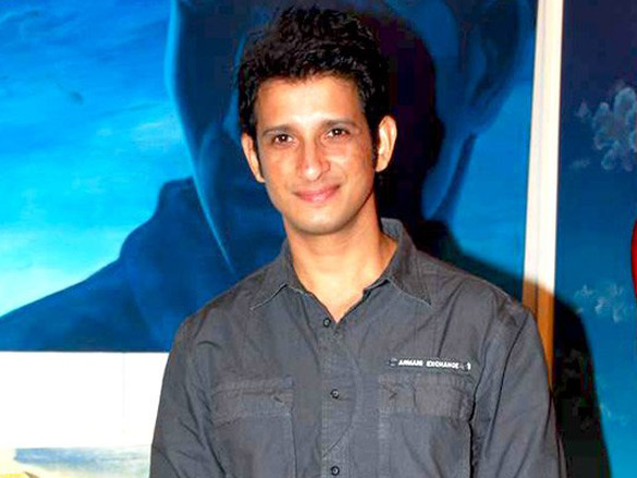 sharman joshi with other actors at prerna joshis art event 3