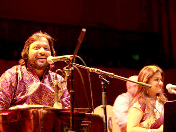 roop kumar rathod and sonali rathod perform live in london 7