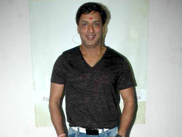 madhur bhandarkar launches shivas salon academy 11