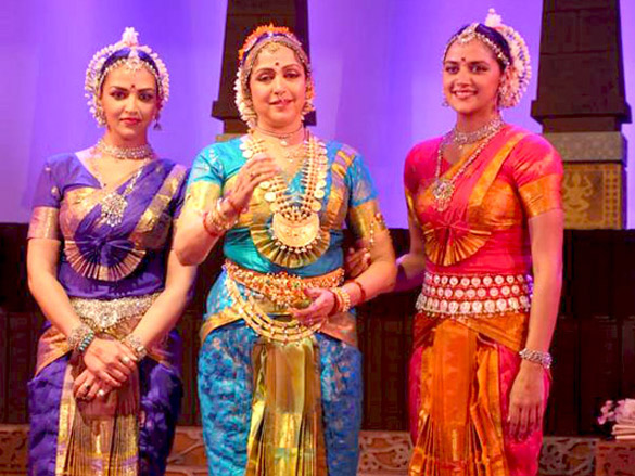 hema esha and ahana perform together 5