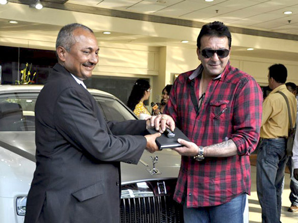 sanjay dutt gifts wife manyata a rolls royce ghost 6